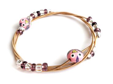 Armreif aus Gitarrensaite: Pinke Eule