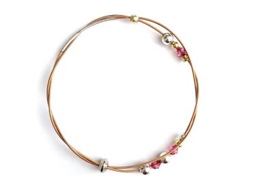 Armreif aus Gitarrensaite: Filigranes Pink